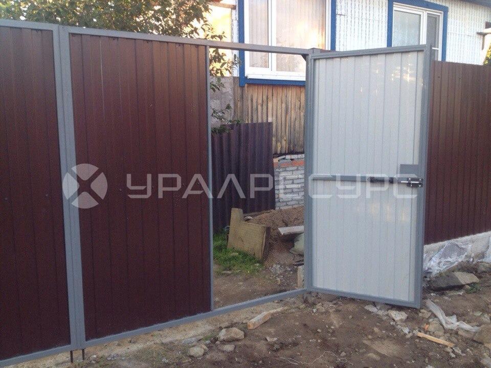 Забор из профлиста на ленточном фундаменте в пос. Санаторный