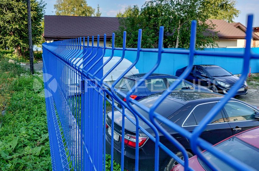 3D ограждение для парковки на территории спортивной школы